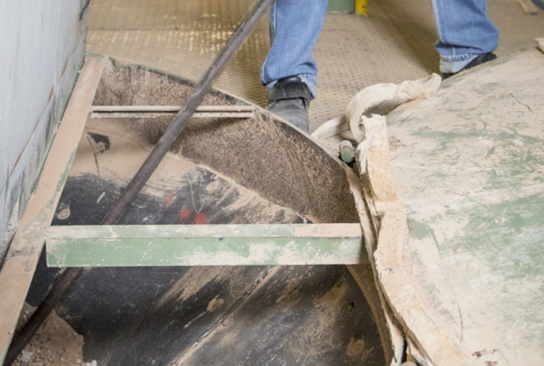 พลังแห่งความร่วมมือ แก้ปัญหาการอุดตันของระบบลำเลียงวัตถุดิบการผลิตปูนด้วย PE Sheet